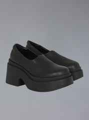 Platform Slip On Shoes in 90s Style UNIF