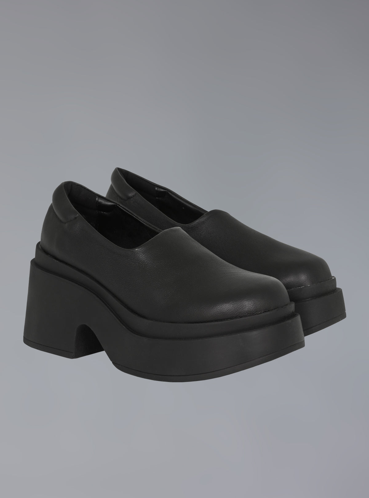 Platform Slip On Shoes in 90s Style UNIF