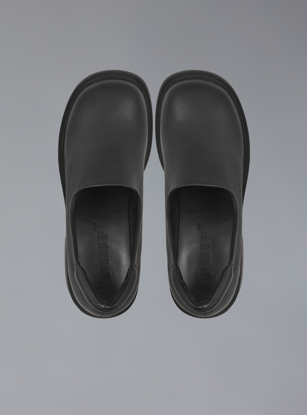 Platform Slip On Shoes in 90s Style UNIF