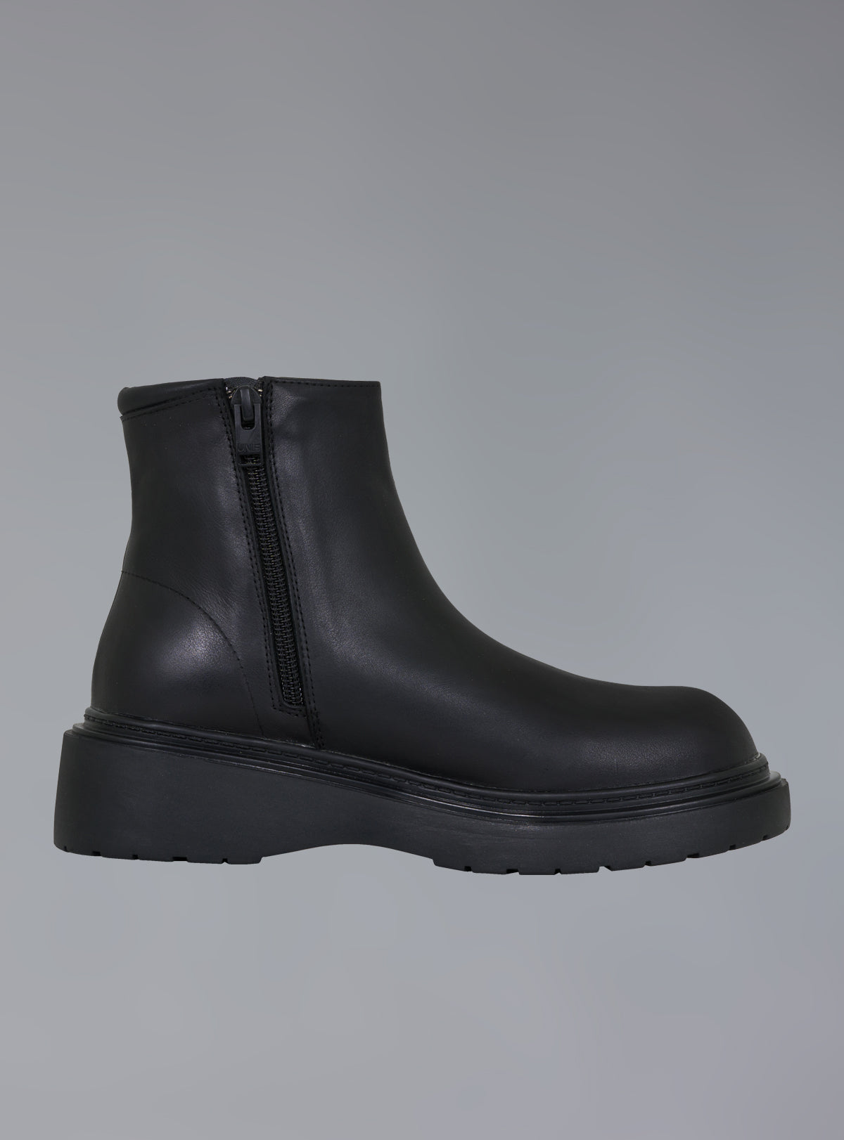 Zip-Up Leather Ankle Boot UNIF