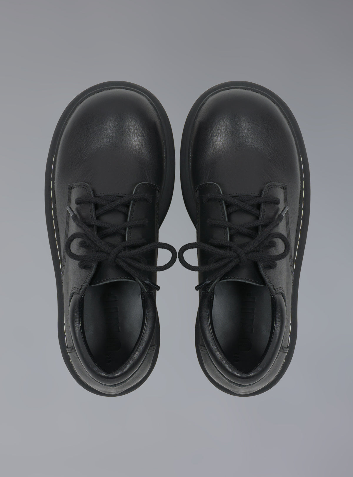 Pek Shoe