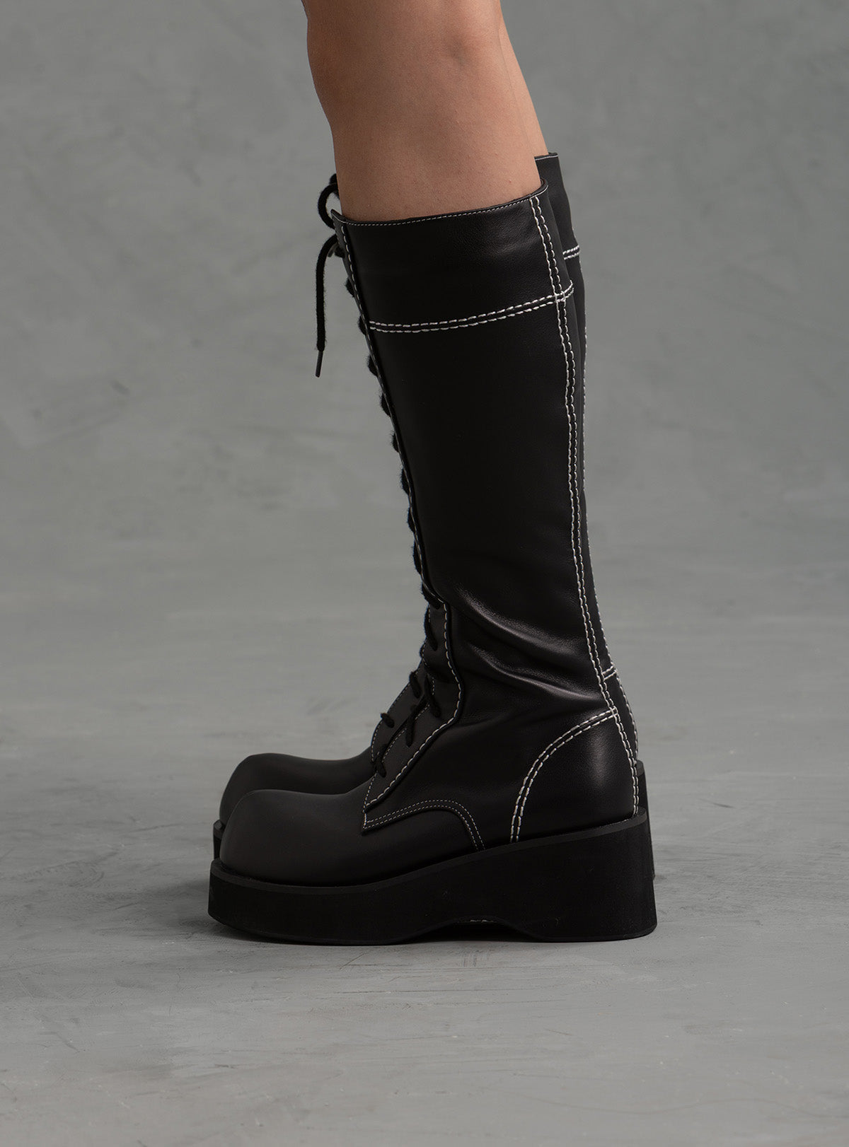 Phalt Boot